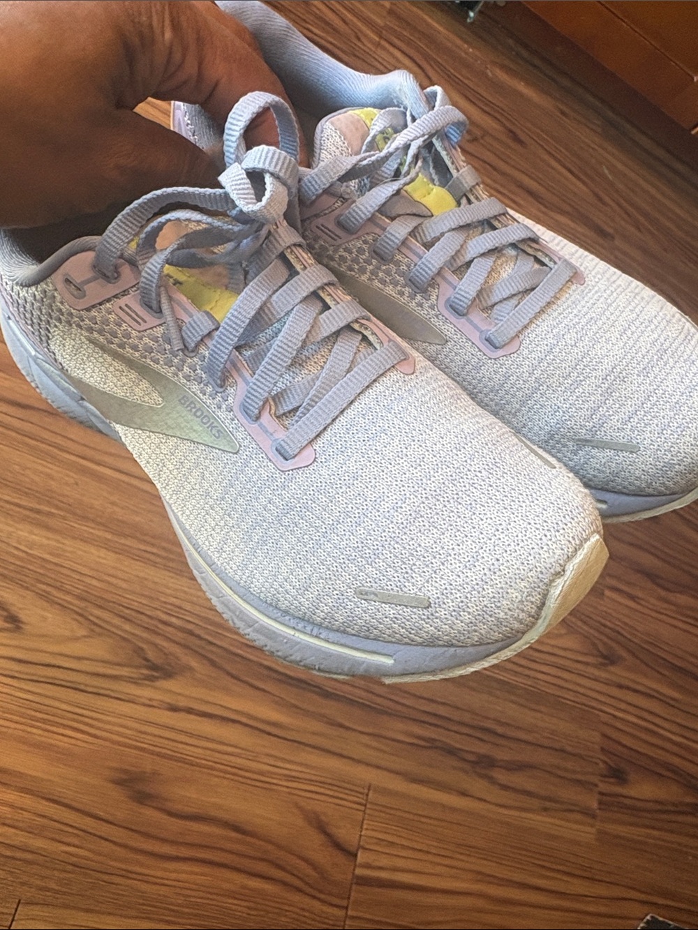 Brooks Women's Athletic Shoes - Light Gray with Lavender Accents